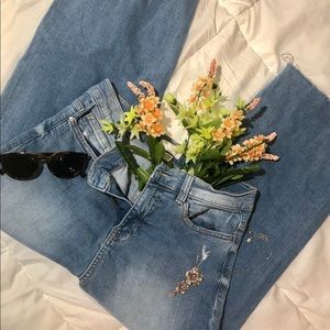 CUTE Light Wash 3/4 Flare Jean (stretch)